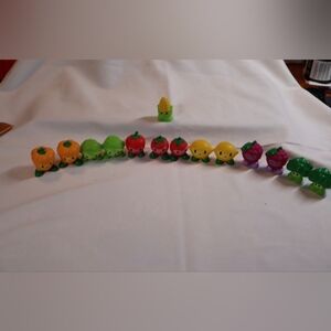 Shopkins Garden Fruits & Veggies Lot of 14 Mini Figures